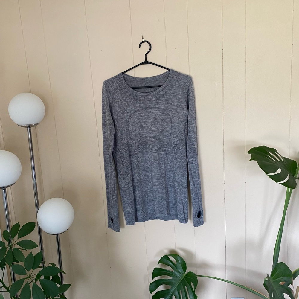 lululemon athletica Heather Gray Long Sleeve Top